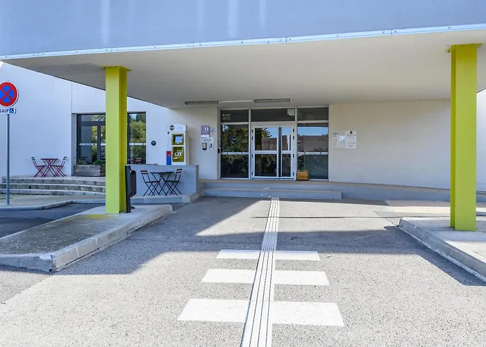 B&B Hôtel ORANGE - Échangeur A7 A9