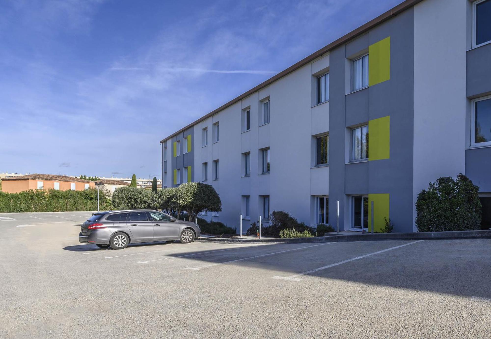 - échangeur A7 A9 Hotel