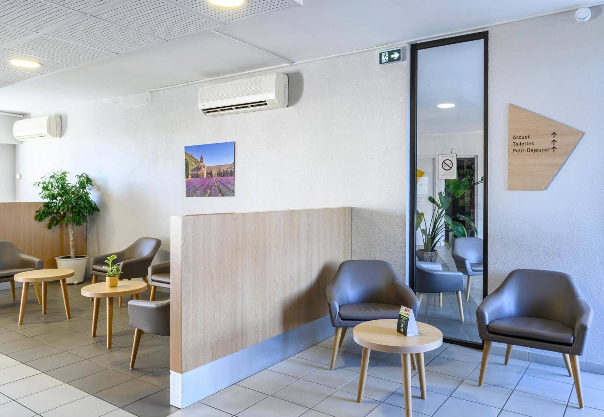 - échangeur A7 A9 Hotel Orange (Vaucluse)