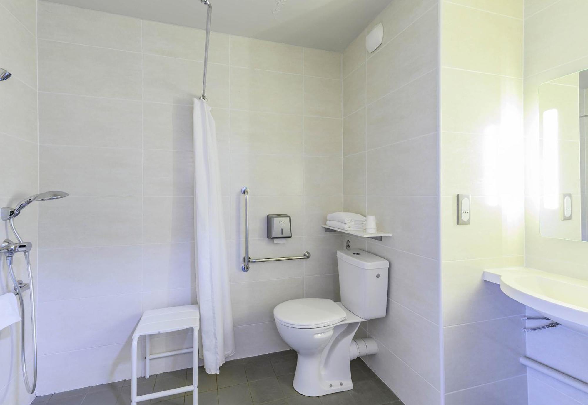 - échangeur A7 A9 Hotel