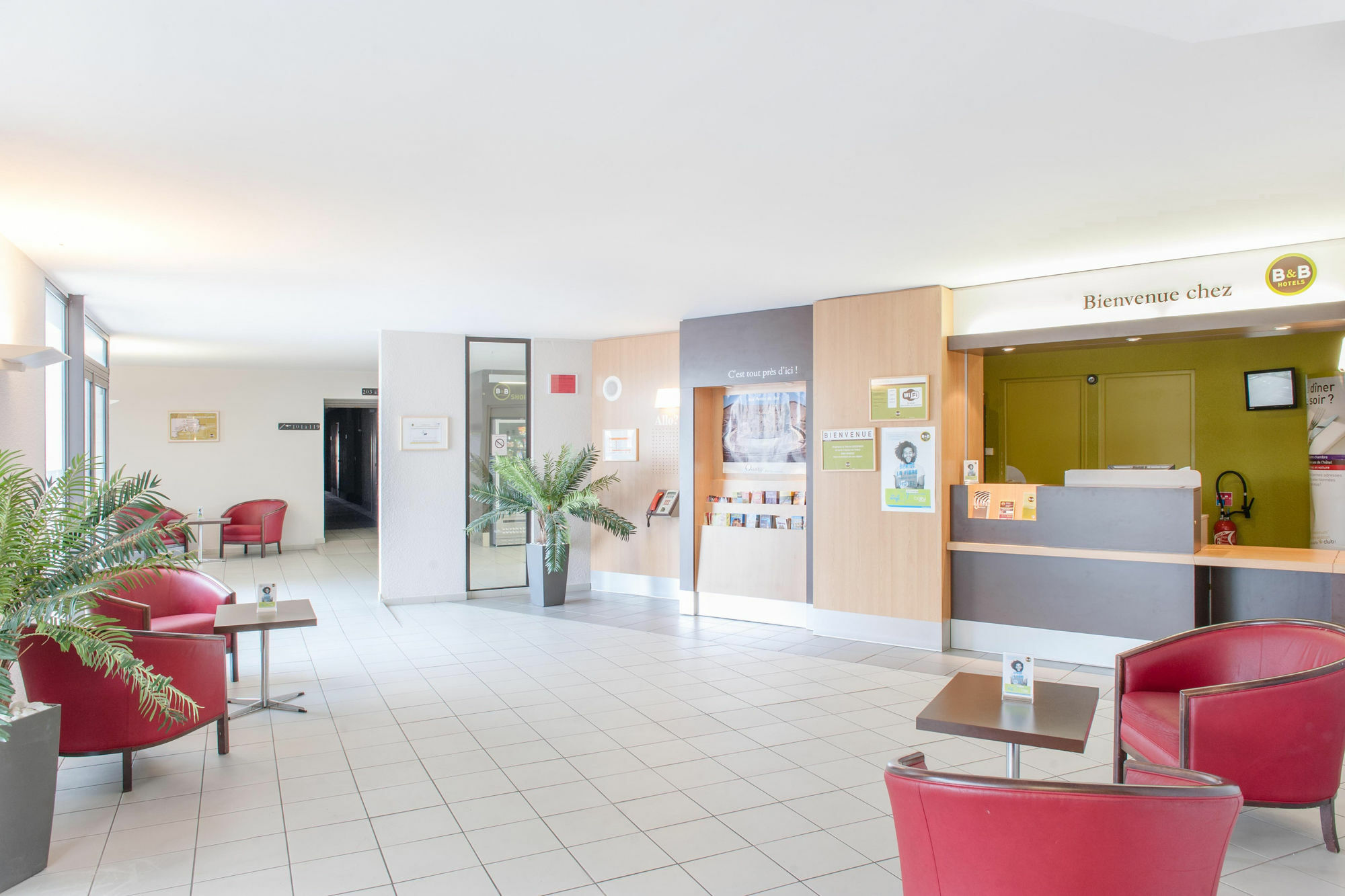 Hotel - échangeur A7 A9 3*