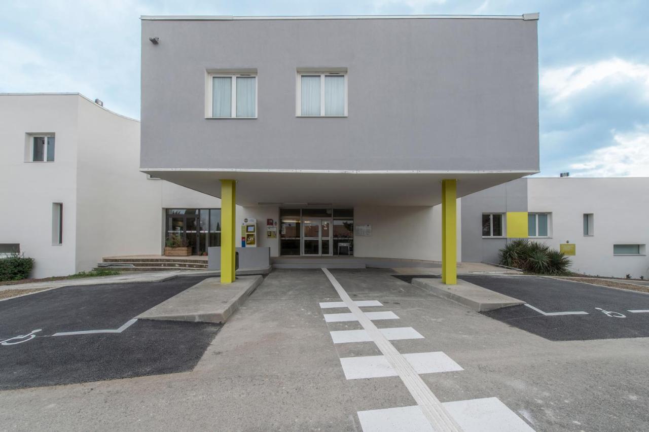 - échangeur A7 A9 Hotel