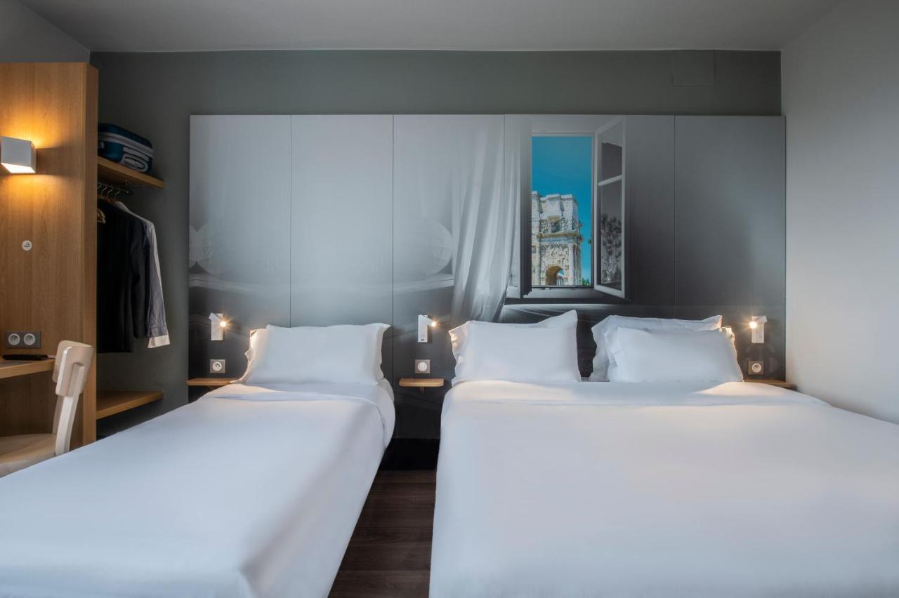 - échangeur A7 A9 Hotel