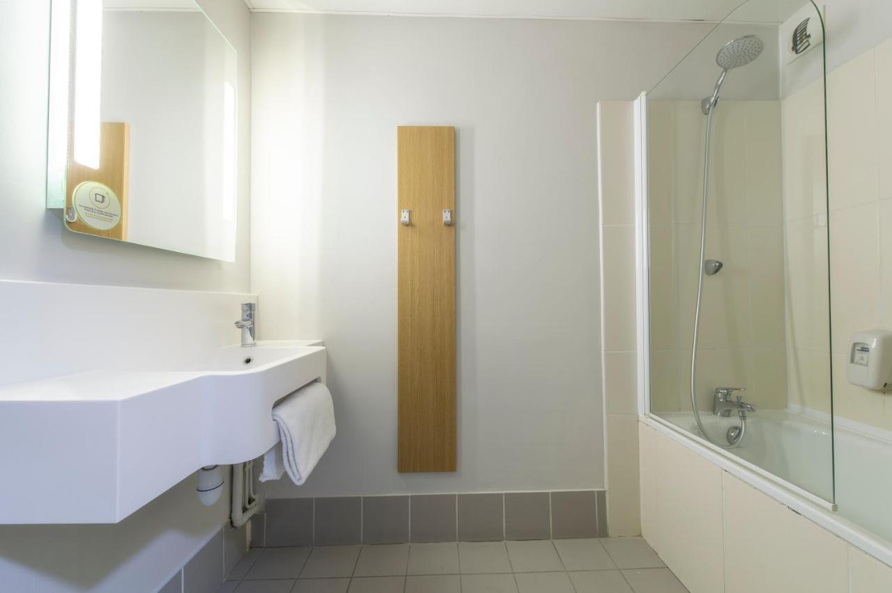 Hotel - échangeur A7 A9 3*